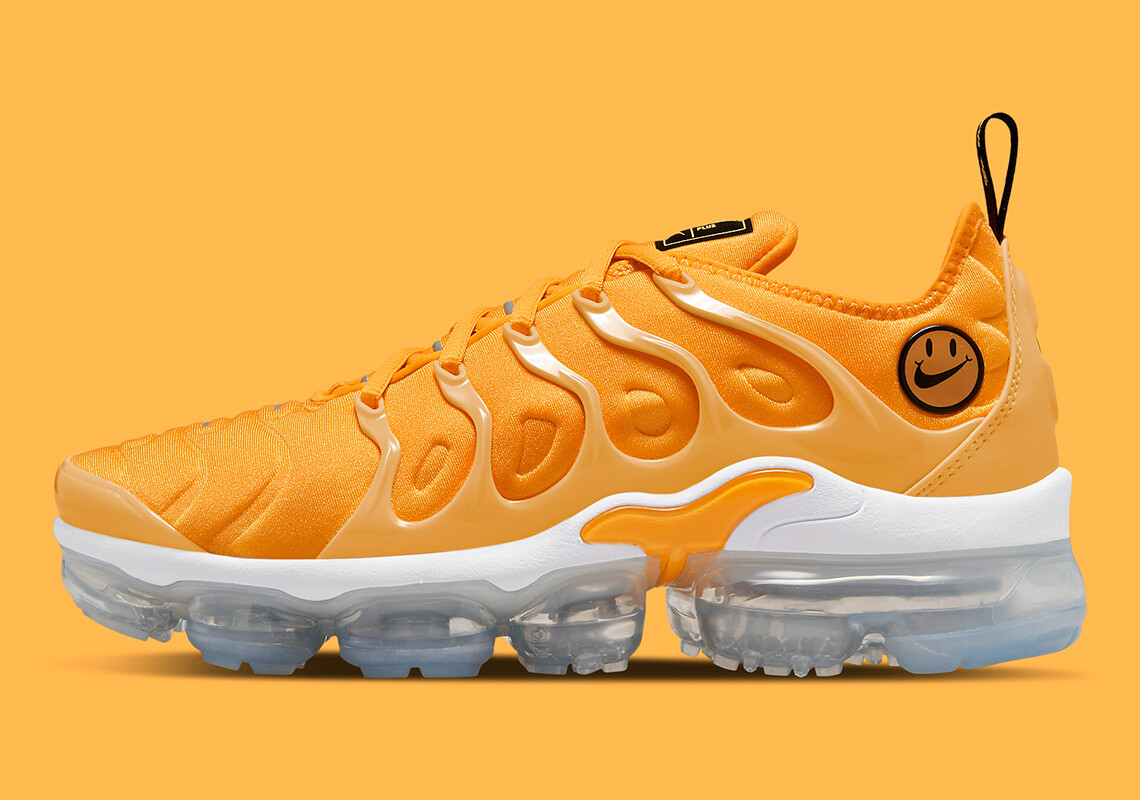 nike yellow vapor max